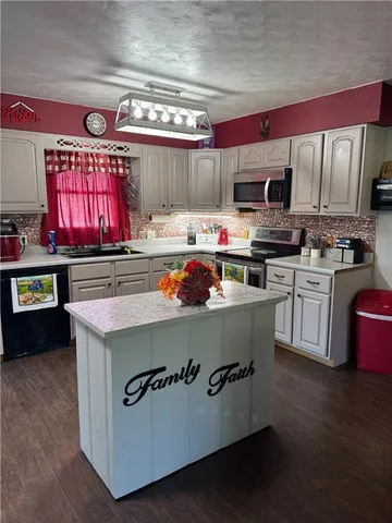 $195,000 | 322 Gray Ridge Road, Hale, MO 64643