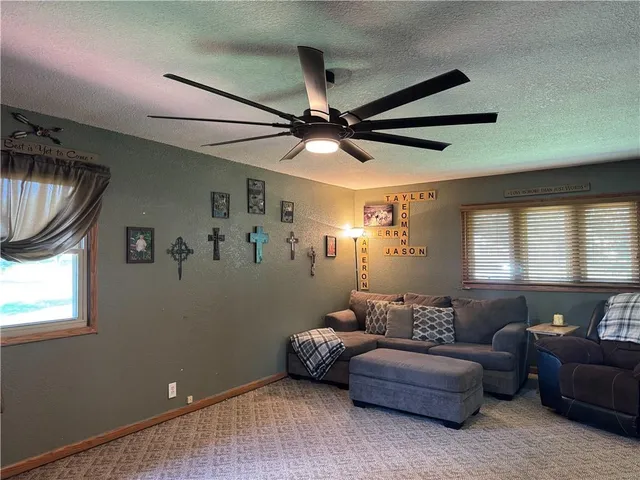 $195,000 | 322 Gray Ridge Road, Hale, MO 64643