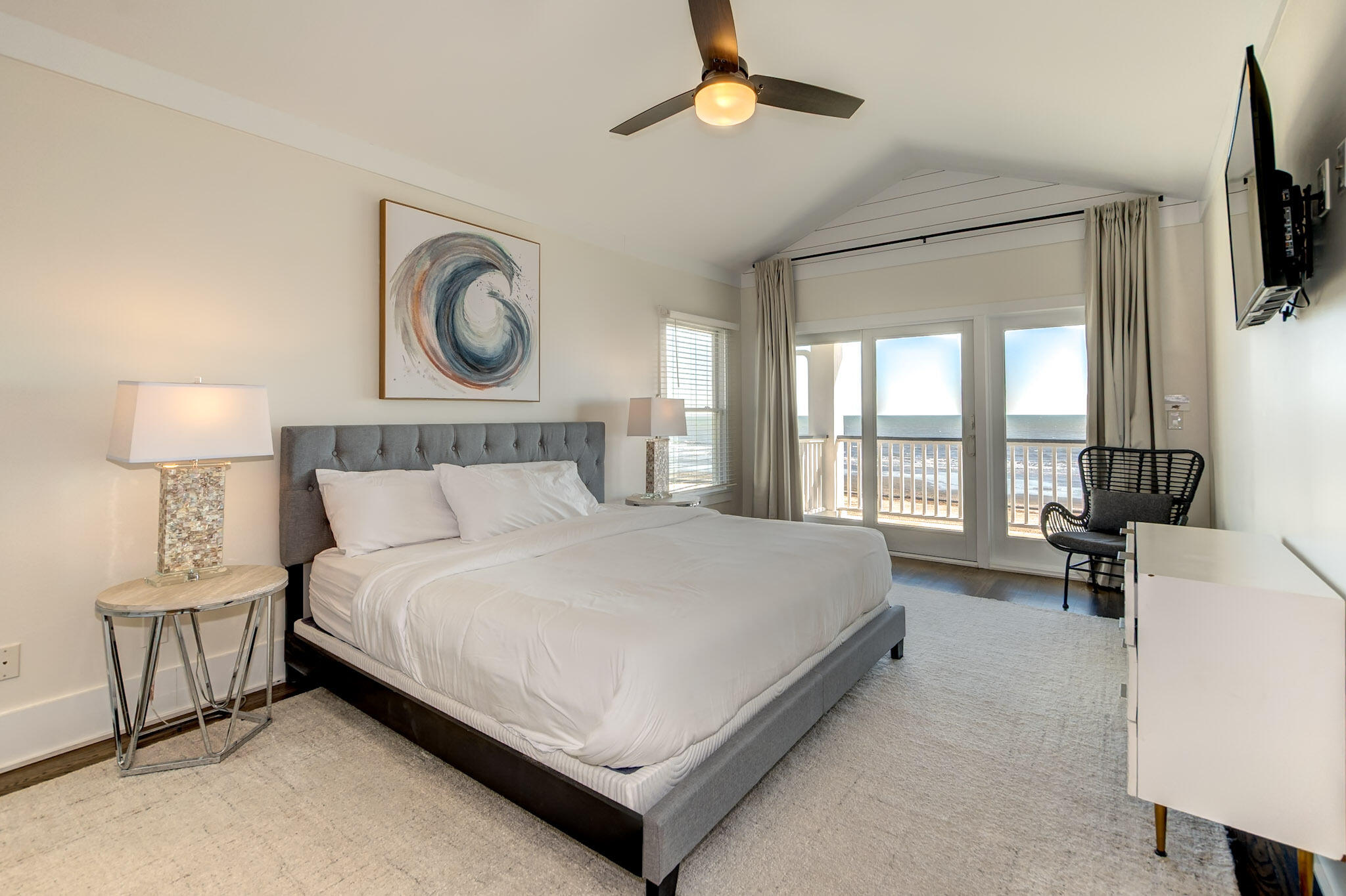 512 Ocean Boulevard Isle of Palms, SC 29451 - Photo 18 of 34 Bedroom 3
