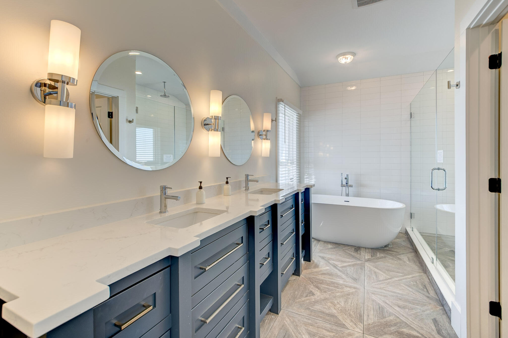 512 Ocean Boulevard Isle of Palms, SC 29451 - Photo 23 of 34 Bathroom 5