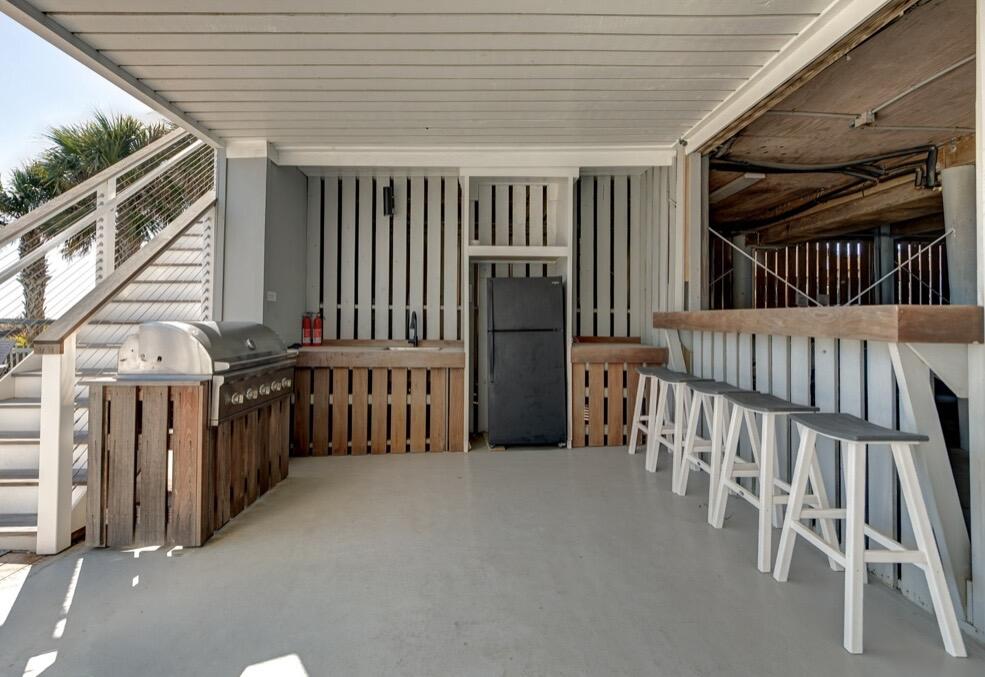 512 Ocean Boulevard Isle of Palms, SC 29451 - Photo 30 of 34 Covered patio