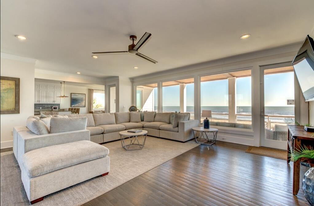 512 Ocean Boulevard Isle of Palms, SC 29451 - Photo 6 of 34 Family room
