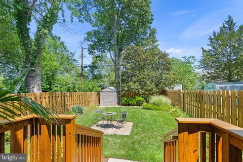 $599,999 | 6801 Radcliffe Drive, Alexandria, VA 22307
