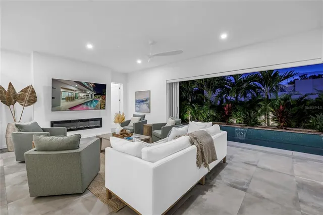 $2,500,000 | 2314 Floyd Street, Sarasota, FL 34239