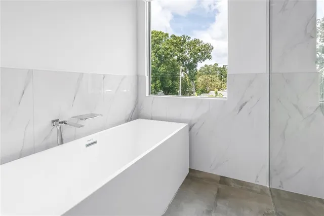 $2,500,000 | 2314 Floyd Street, Sarasota, FL 34239