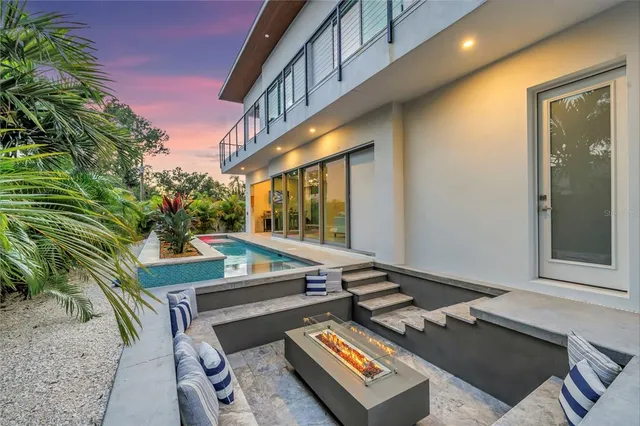 $2,500,000 | 2314 Floyd Street, Sarasota, FL 34239