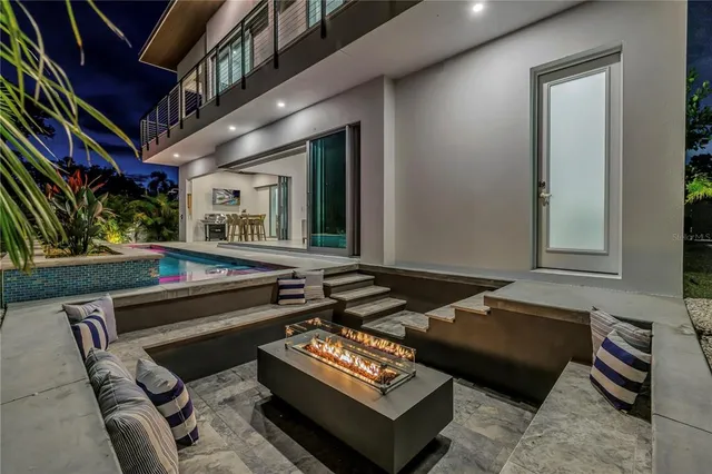 $2,500,000 | 2314 Floyd Street, Sarasota, FL 34239