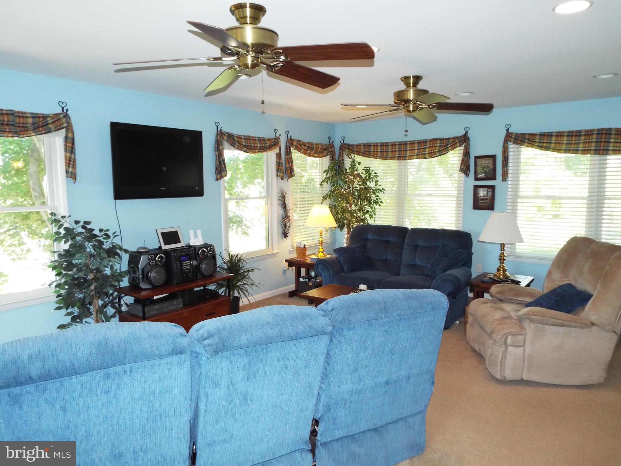 5956 Hunt Club Road Elkridge, MD 21075 - Photo 9 of 30 Family Room