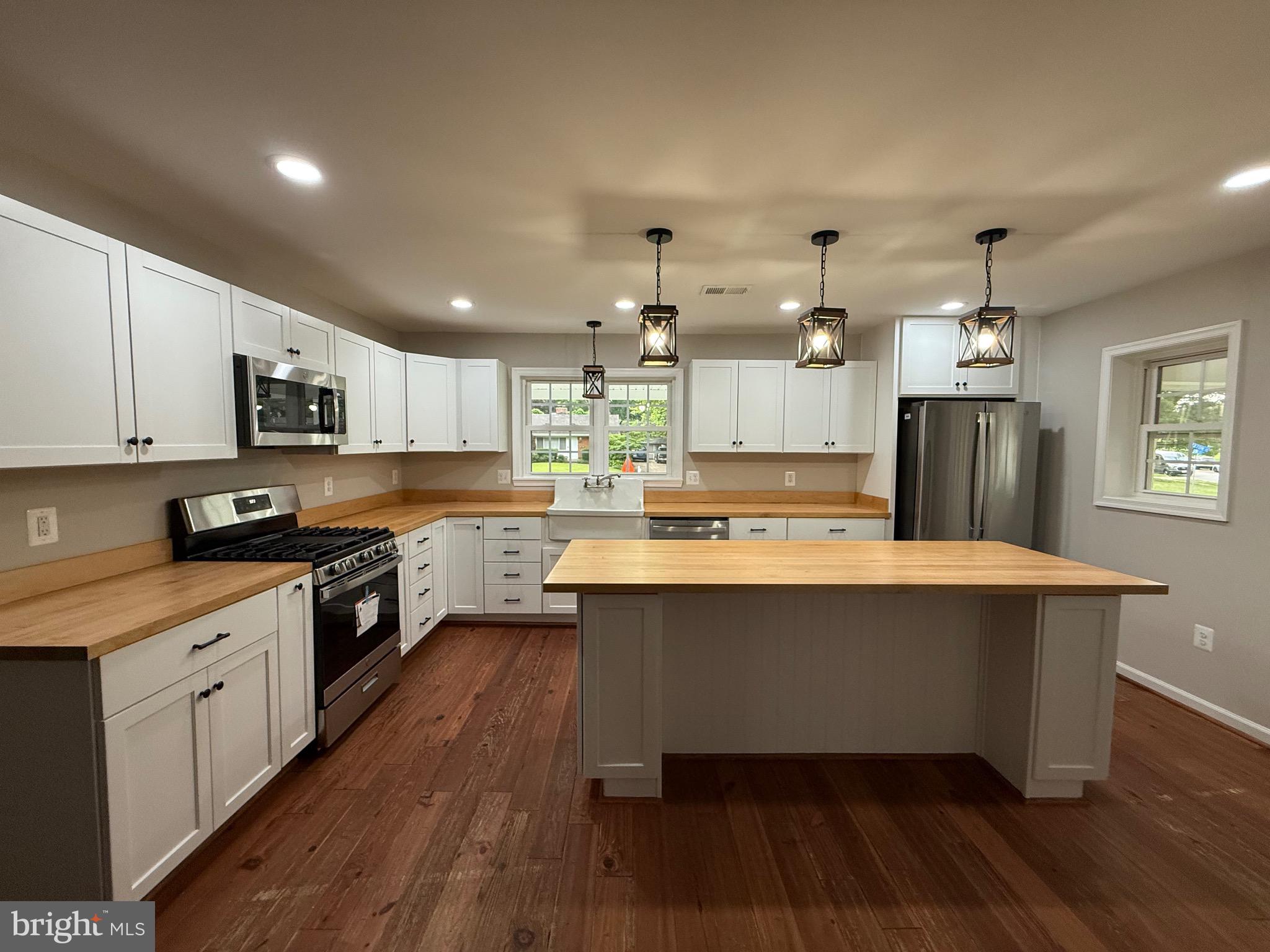 7412 Axton Street Springfield, VA 22151 - Photo 4 of 50 Kitchen