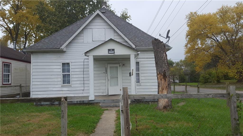 2752 Stuart Street Indianapolis, IN 46218 - Photo 3 of 4 Gallery Image 3