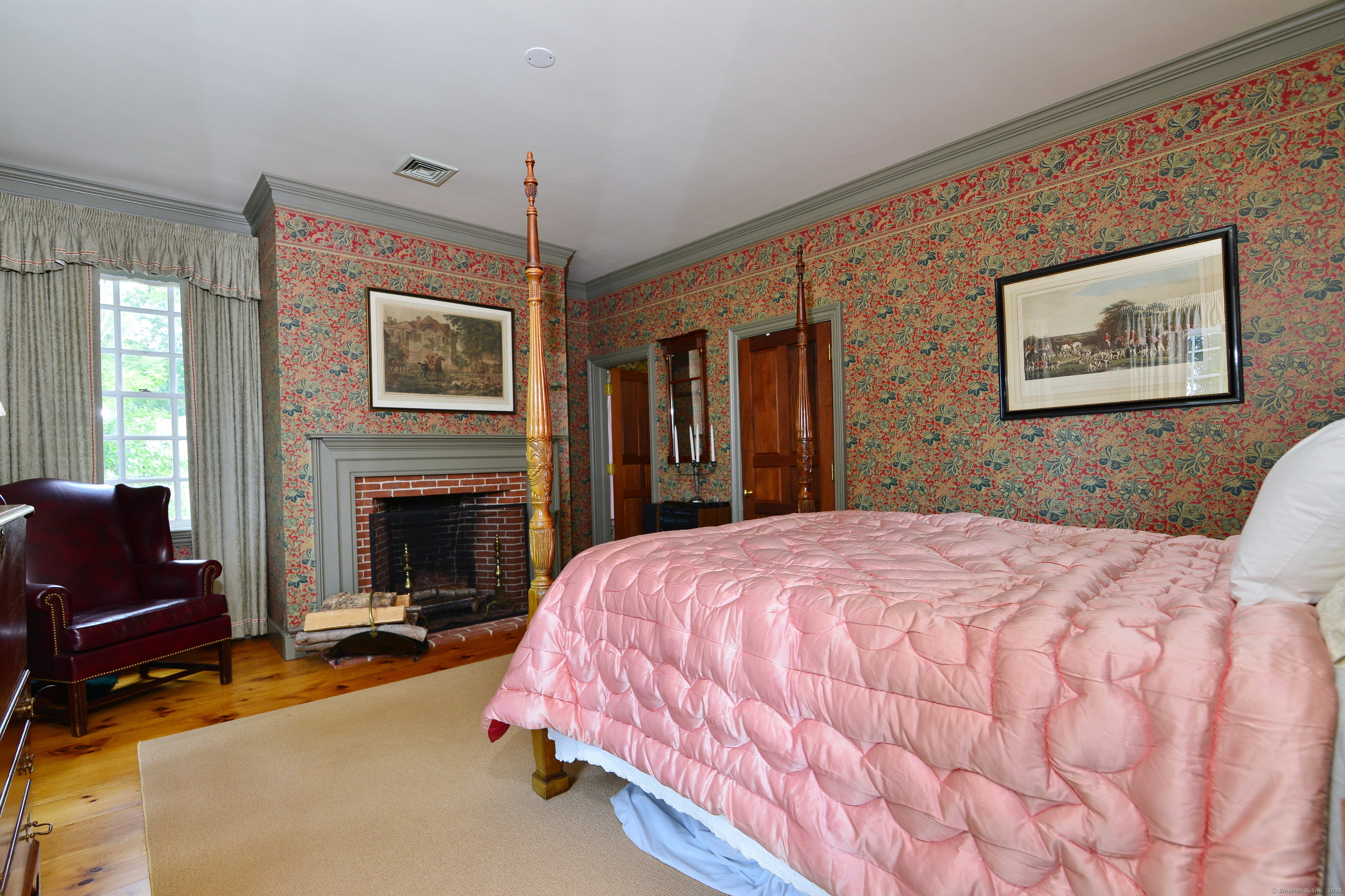 175 Pulpit Rock Road Woodstock, CT 06281 - Photo 26 of 39 Upstairs bedroom features a private ensuite bathroom equipped with a tub/shower.