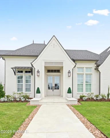 $895,000 | 211 Crossbill Drive, Lafayette, LA 70508