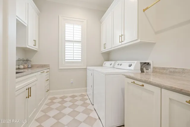 $895,000 | 211 Crossbill Drive, Lafayette, LA 70508