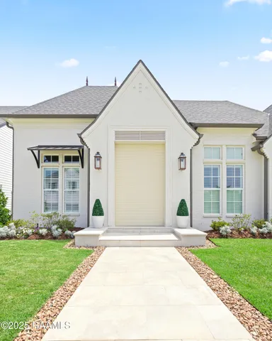 $895,000 | 211 Crossbill Drive, Lafayette, LA 70508