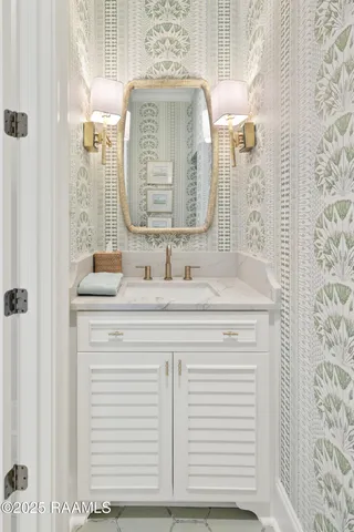 $895,000 | 211 Crossbill Drive, Lafayette, LA 70508