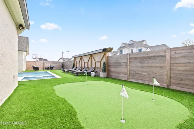 $895,000 | 211 Crossbill Drive, Lafayette, LA 70508