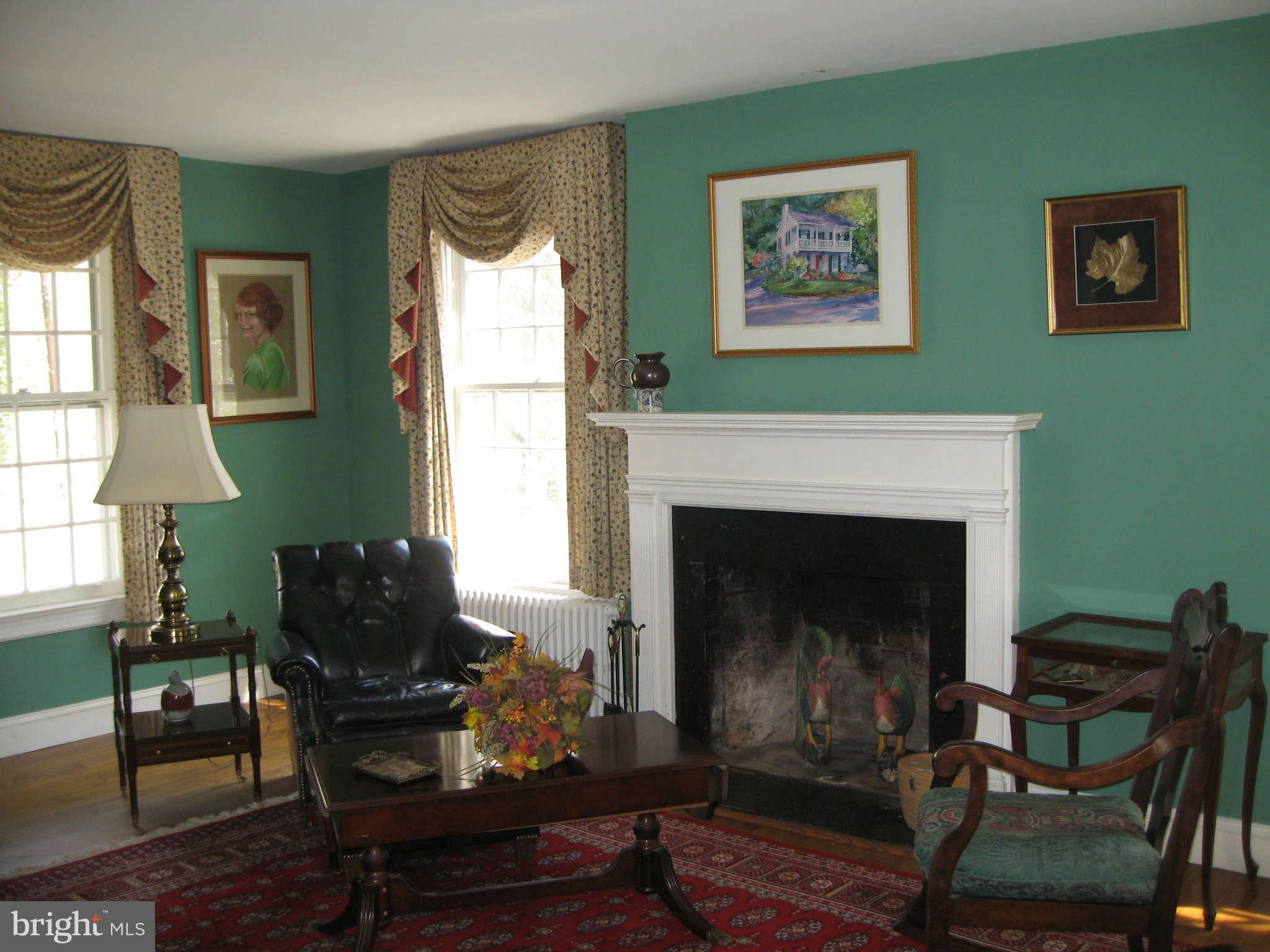 5017 Wetheredsville Road Baltimore, MD 21207 - Photo 4 of 28 Living Room