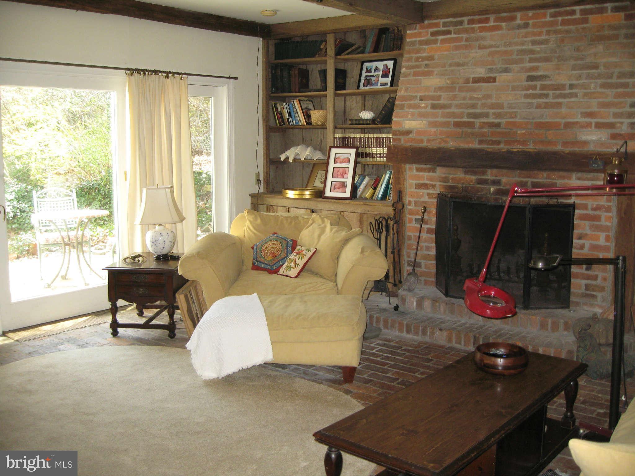 5017 Wetheredsville Road Baltimore, MD 21207 - Photo 6 of 28 Family Room