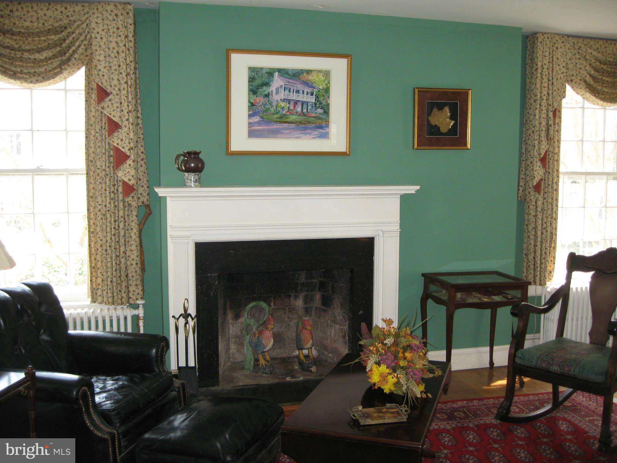 5017 Wetheredsville Road Baltimore, MD 21207 - Photo 10 of 28 Living Room