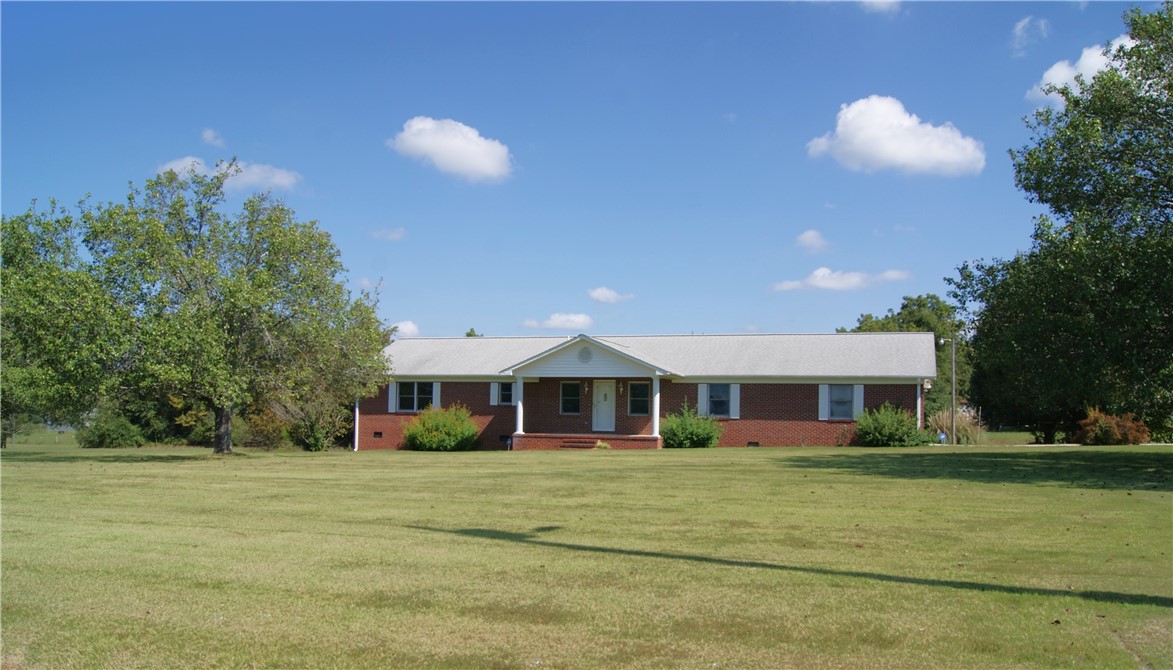 973 Elizabeth St Extension Honea Path, SC 29654 - Photo 1 of 2