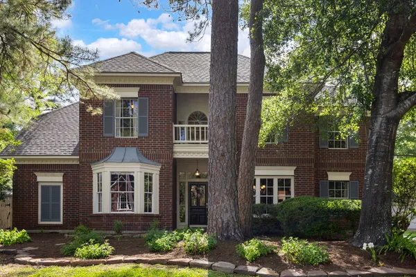 $694,500 | 130 Quiet Oak Circle, The Woodlands, TX 77381
