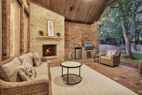 $874,900 | 123 Del Monte Pines Drive, Montgomery, TX 77316