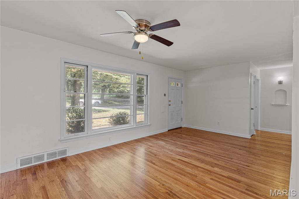 1354 Stein Road Ferguson, MO 63135 - Photo 4 of 20