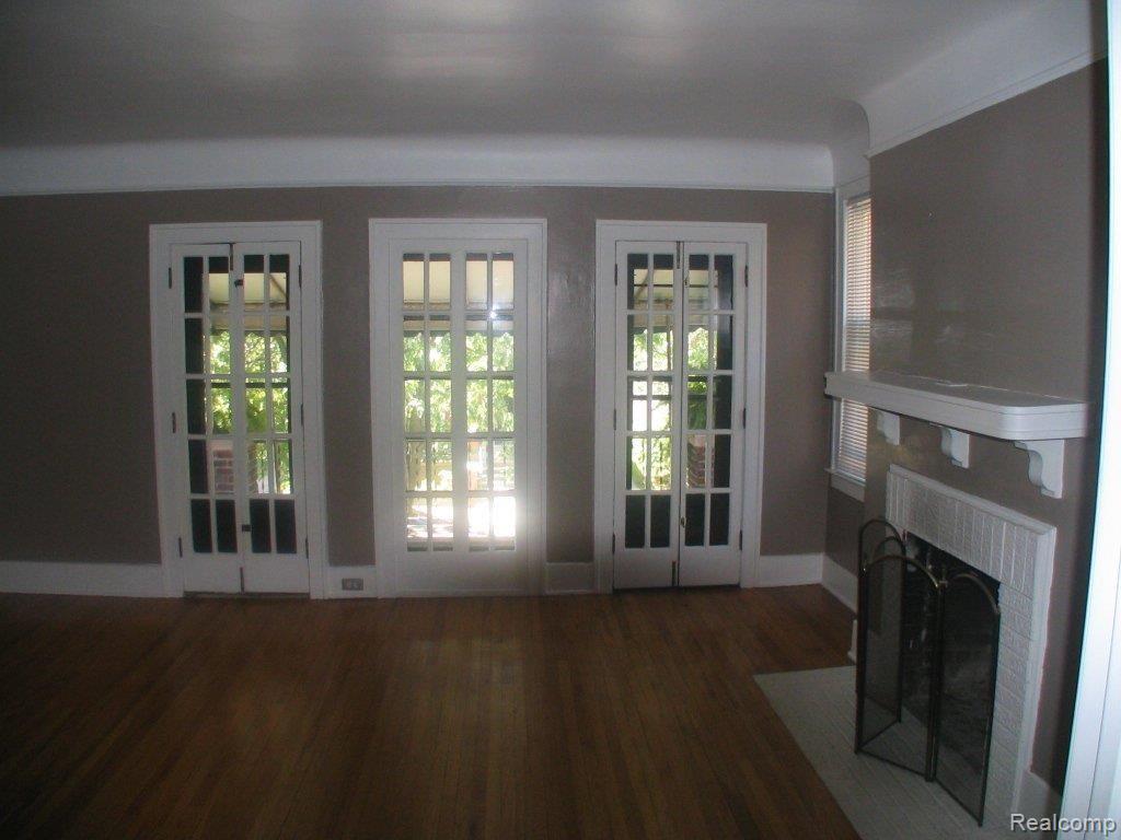 938 Nottingham Road Grosse Pointe, MI 48230 - Photo 8 of 11 Upper Living 1