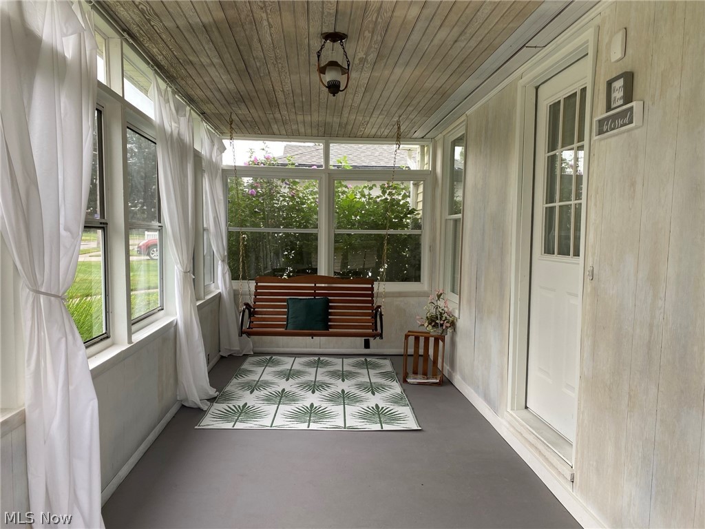 1641 Roselawn Road Cleveland, OH 44124 - Photo 2 of 29 Gallery Image 2