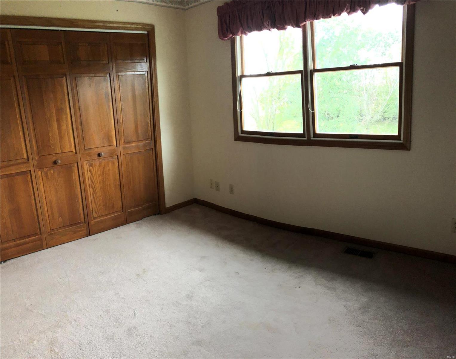 28 Hickory Road Nashville, IL 62263 - Photo 20 of 27 Gallery Image 20