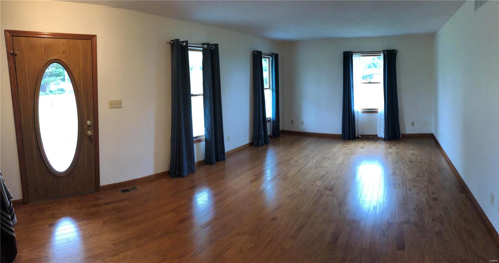 28 Hickory Road Nashville, IL 62263 - Photo 3 of 27 Gallery Image 3