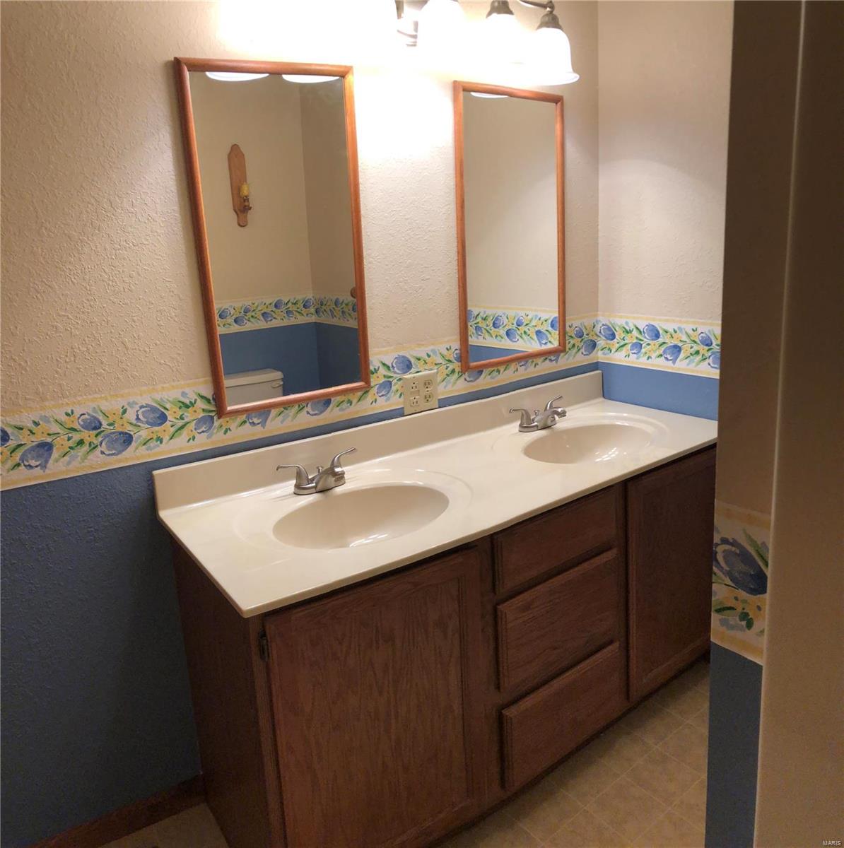 28 Hickory Road Nashville, IL 62263 - Photo 21 of 27 Gallery Image 21