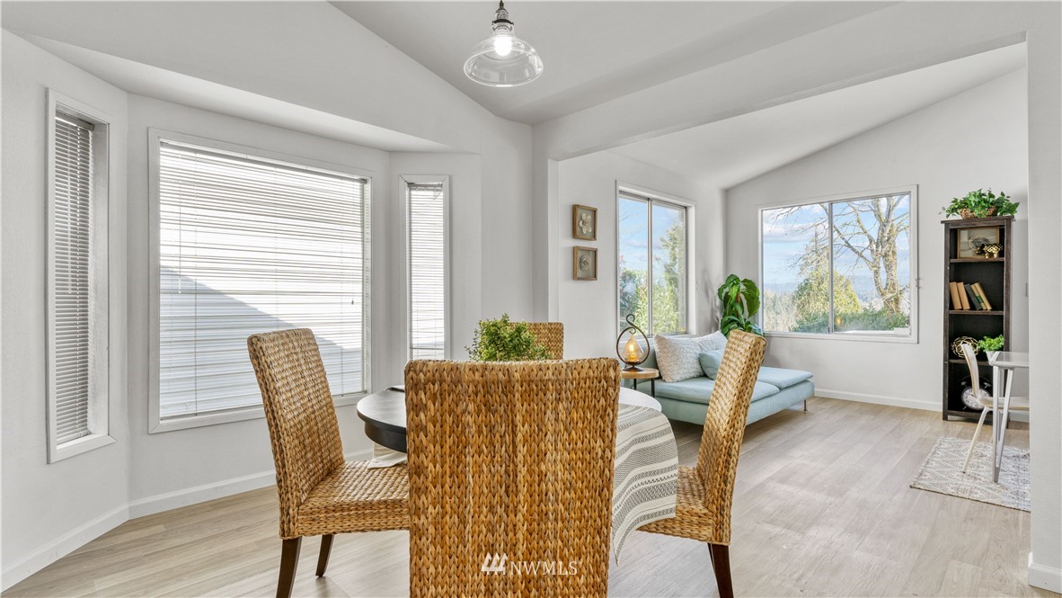 2234 Southeast 8th Place Renton, WA 98057 - Photo 12 of 36