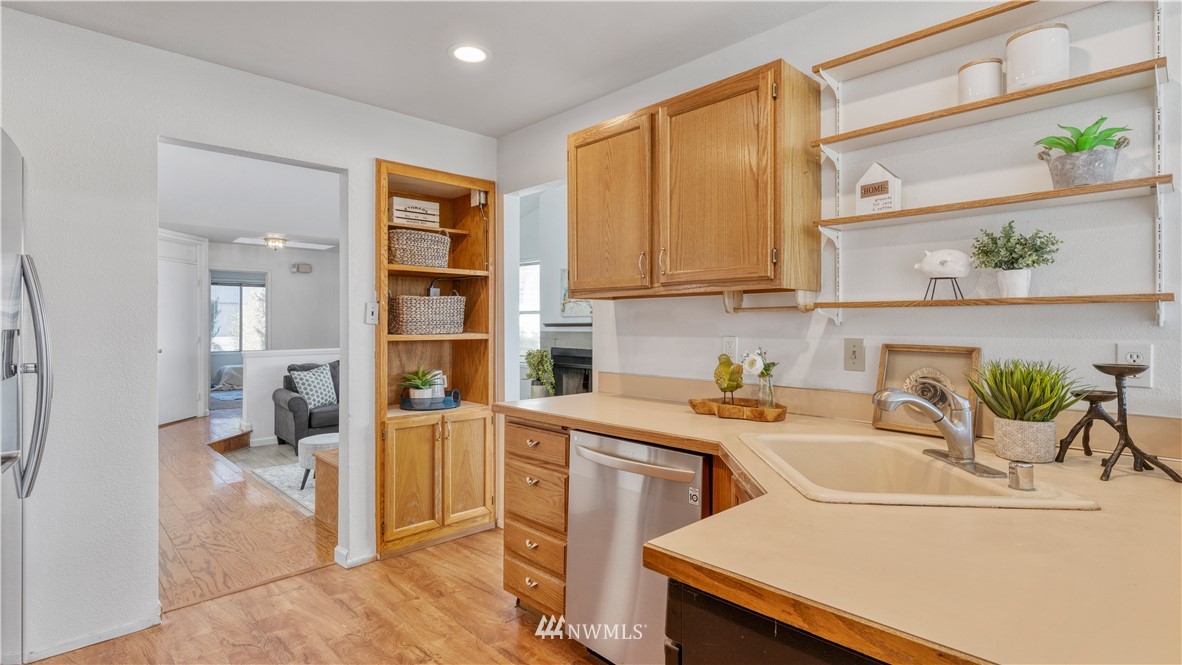 2234 Southeast 8th Place Renton, WA 98057 - Photo 18 of 36