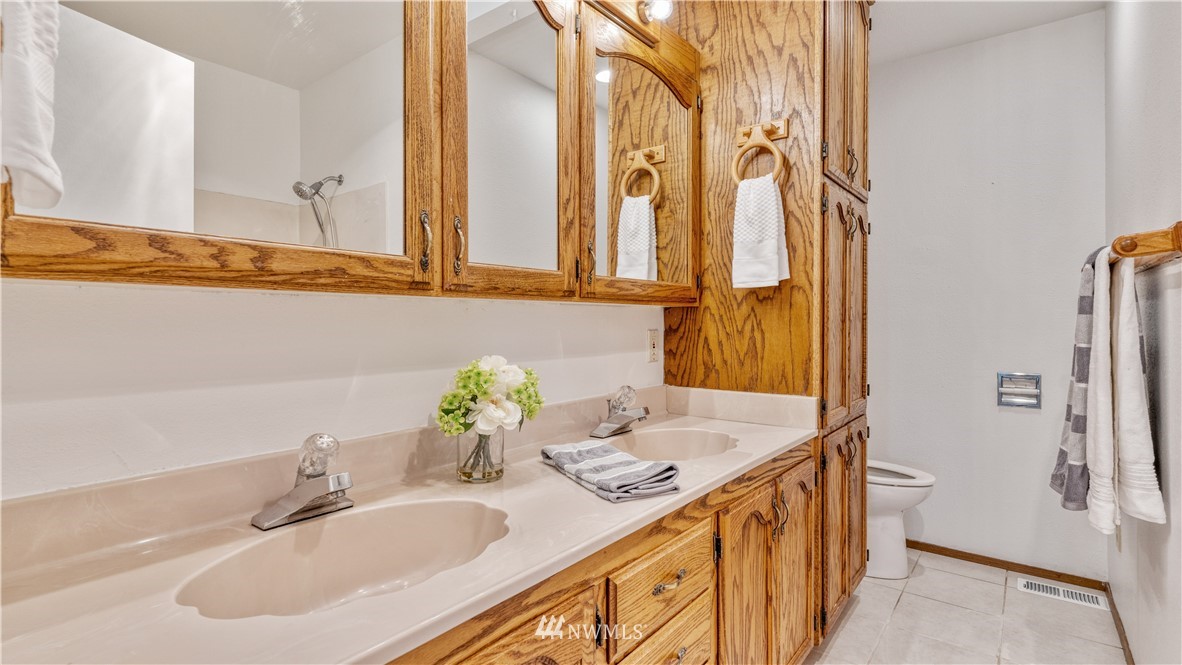 2234 Southeast 8th Place Renton, WA 98057 - Photo 10 of 36