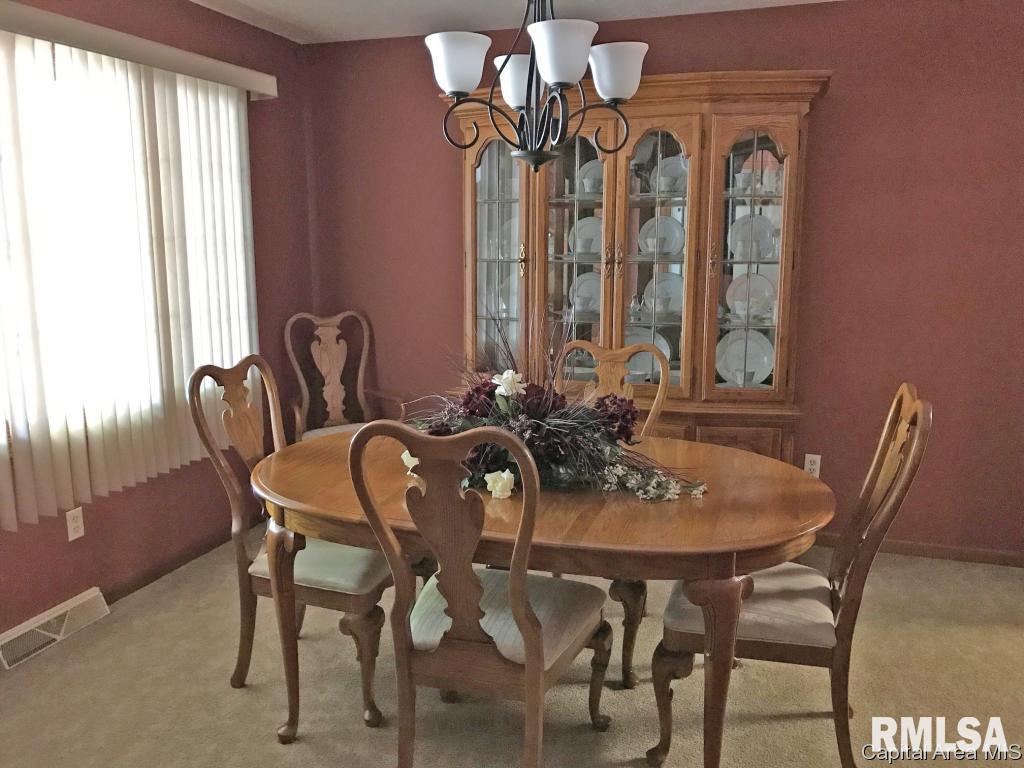2533 Shawnee Drive Springfield, IL 62702 - Photo 7 of 24 Gallery Image 7
