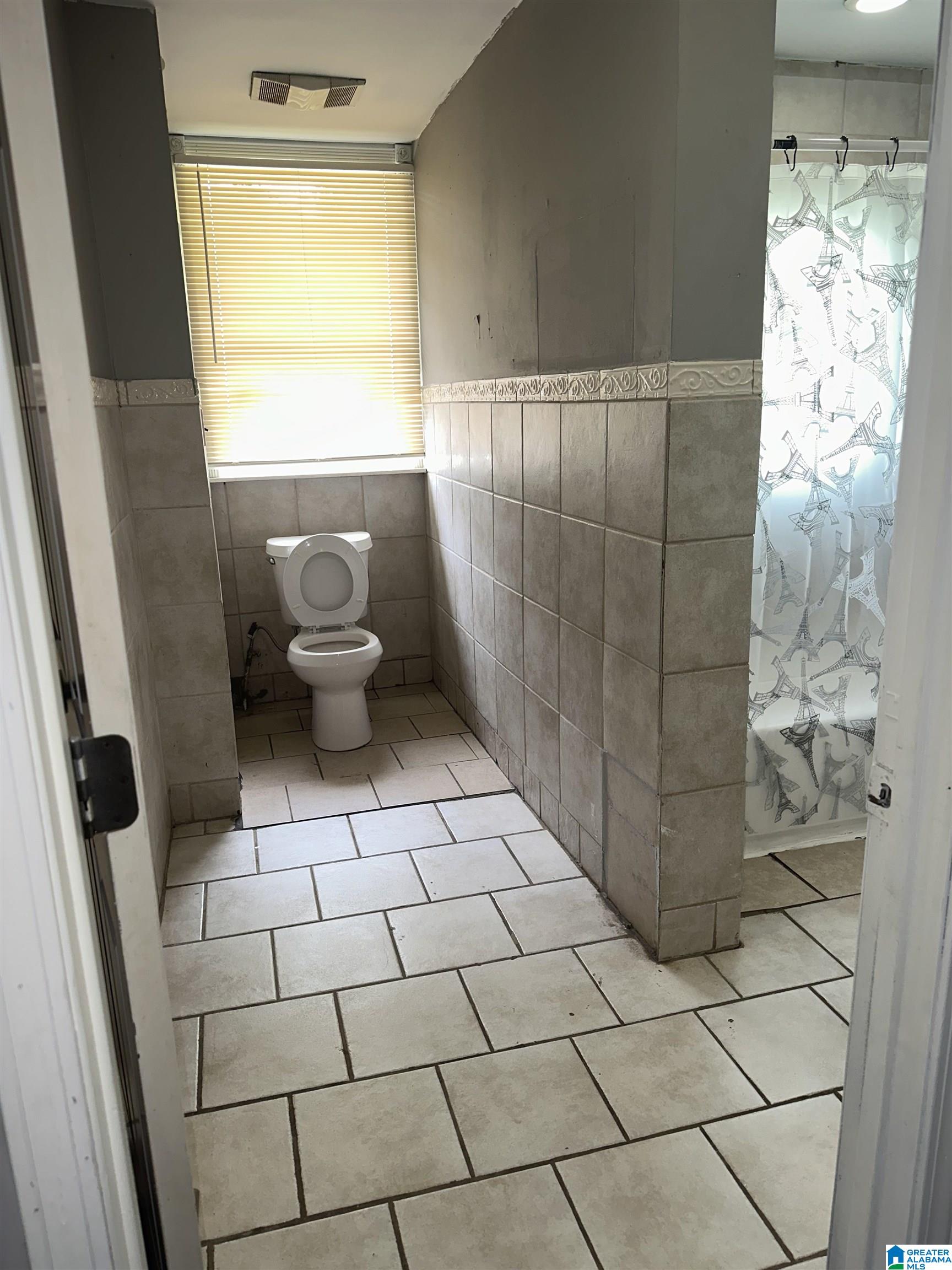 529 Fulton Avenue Southwest Birmingham, AL 35211 - Photo 12 of 17
