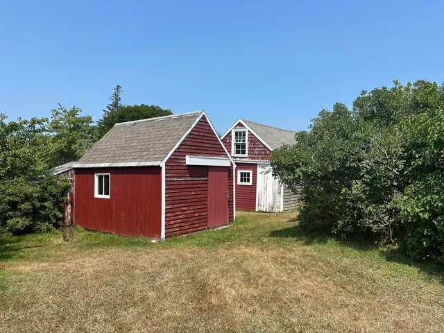 $410,000 | 3 South Road, Matinicus, ME 04851