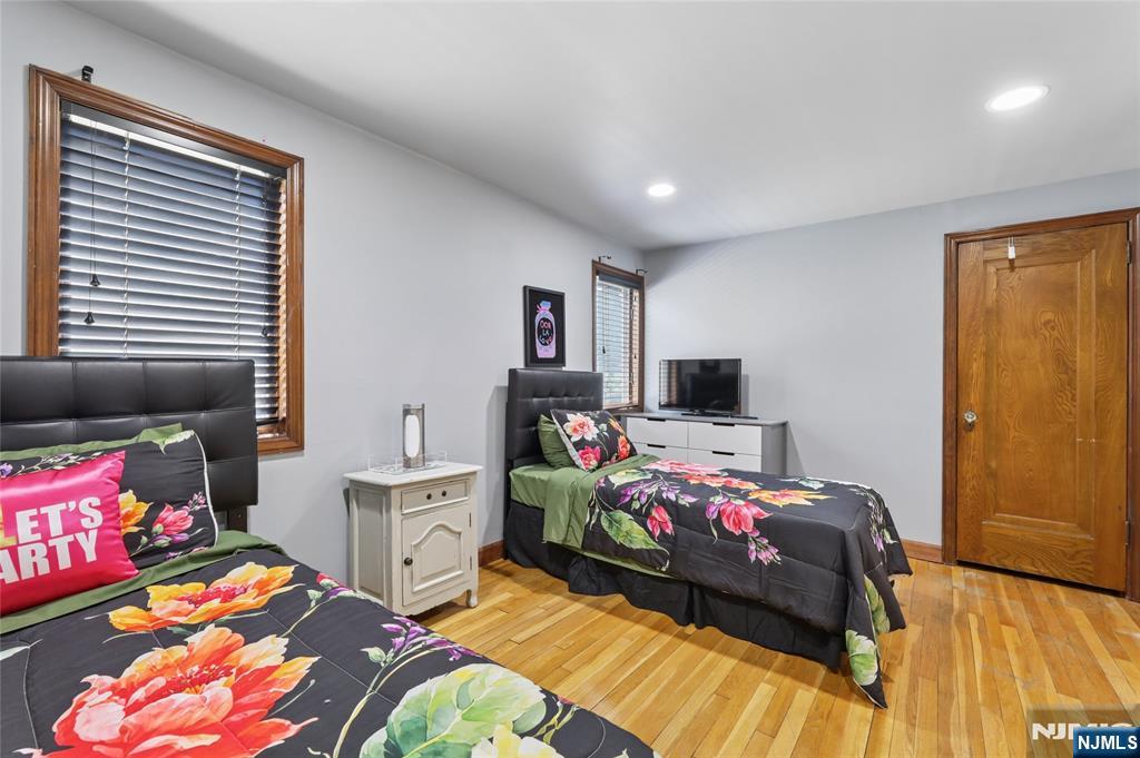 1474 Windsor Road Teaneck, NJ 07666 - Photo 32 of 41