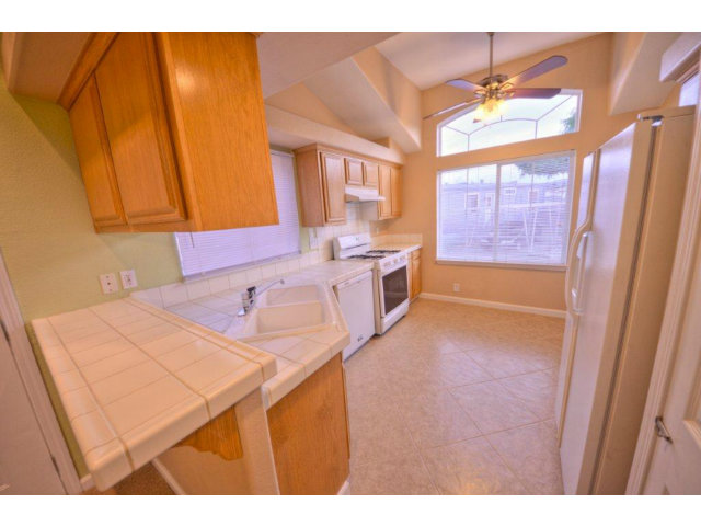 14685 Oka Road, Unit 28 Los Gatos, CA 95032 - Photo 5 of 16