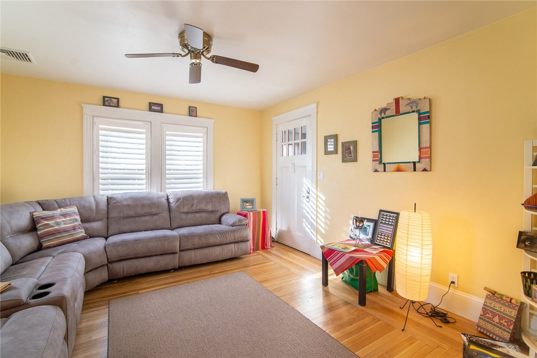 22 Cumberland Road East Providence, RI 02915 - Photo 4 of 33