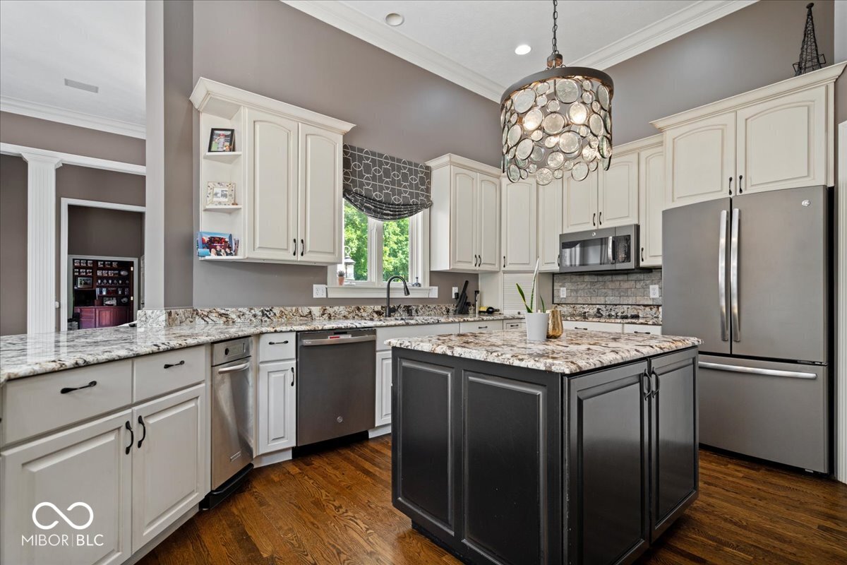 9731 Decatur Drive Indianapolis, IN 46256 - Photo 13 of 71