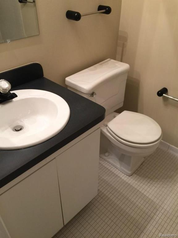 30272 Southfield Road, Unit 231 Southfield, MI 48076 - Photo 18 of 23