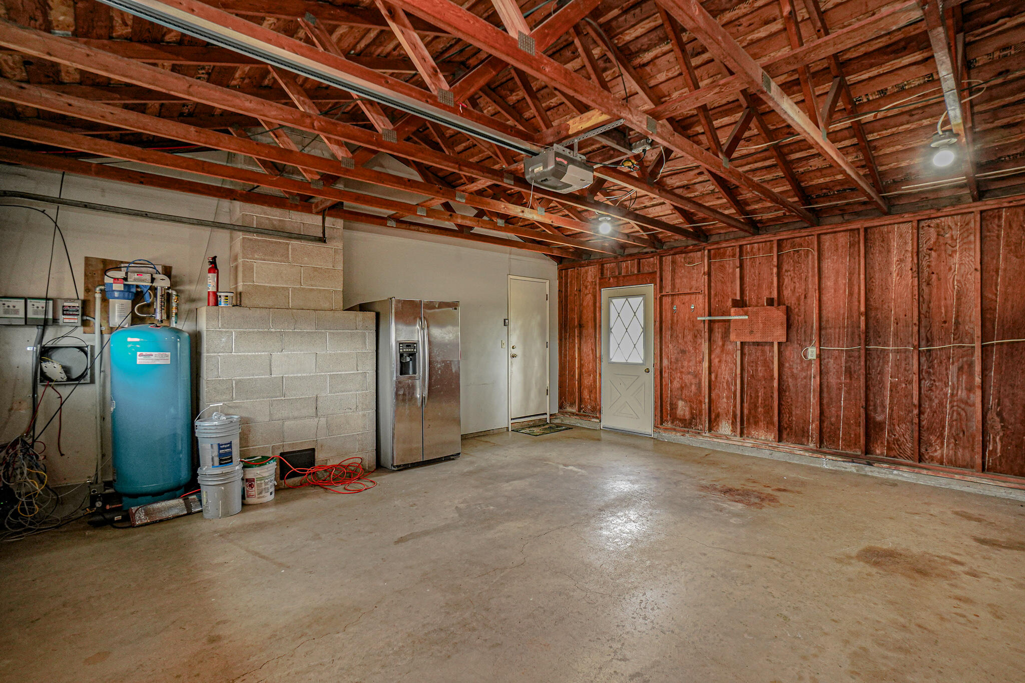 674 Oak Grove Road Medford, OR 97501 - Photo 33 of 47 Tack Room.