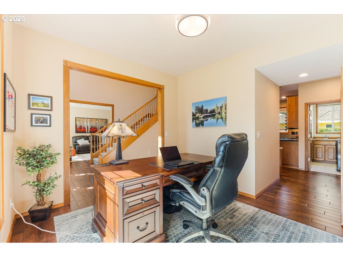 16706 Northwest Waterford Way Portland, OR 97229 - Photo 6 of 45 a living room with furniture