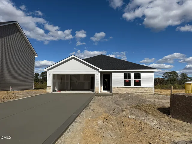 $309,950 | 31 East Emily Gardens Drive, Selma, NC 27576