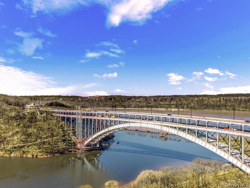 2287 Johnson Avenue, Unit 14D Bronx, NY 10463 - Photo 1 of 6