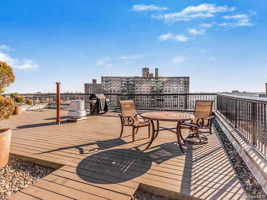 2287 Johnson Avenue, Unit 14D Bronx, NY 10463 - Photo 3 of 6