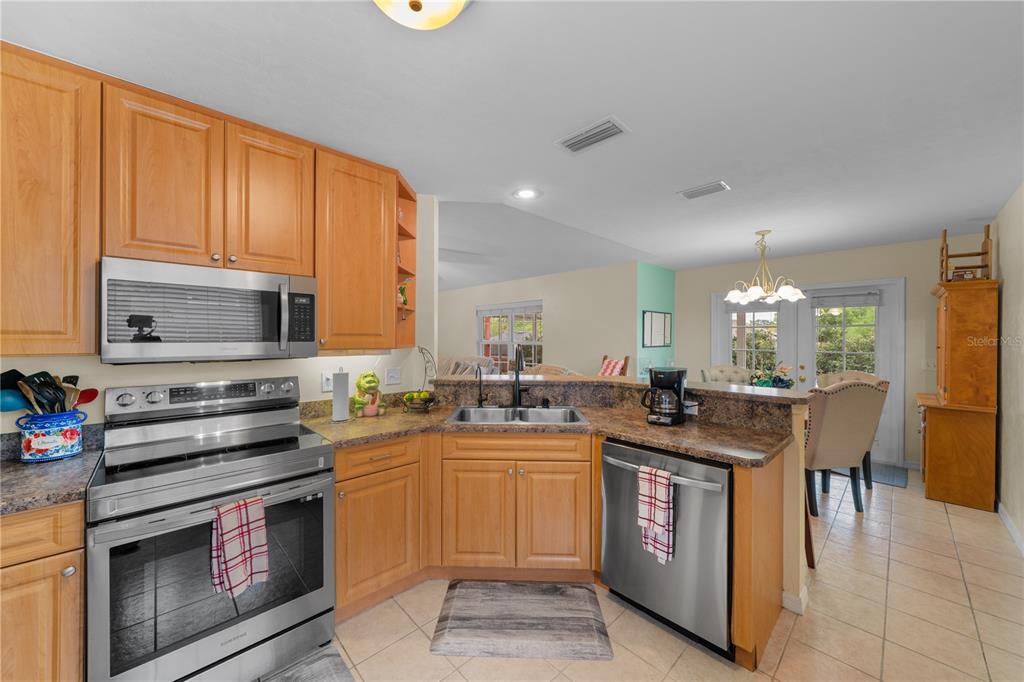 19261 Northwest 230th Street High Springs, FL 32643 - Photo 9 of 63