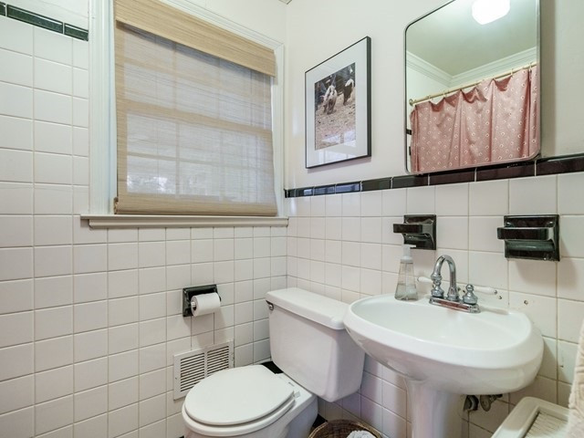 1531 Dellwood Drive Raleigh, NC 27607 - Photo 22 of 30 Photo 22